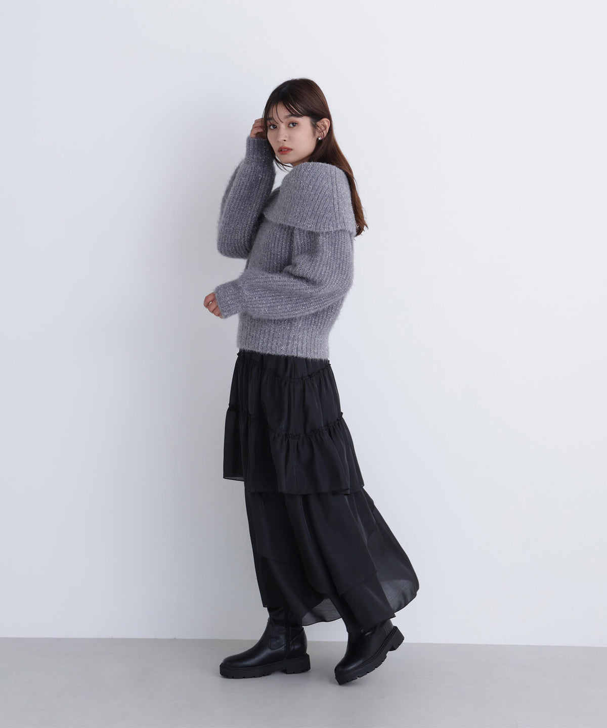 ヘアリーラメオフショルニット
