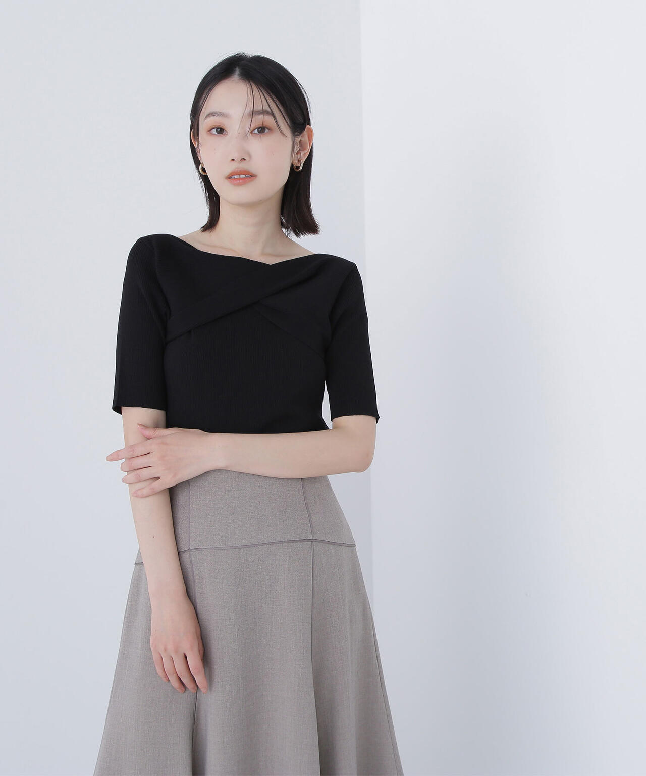 ツイストドレープニット