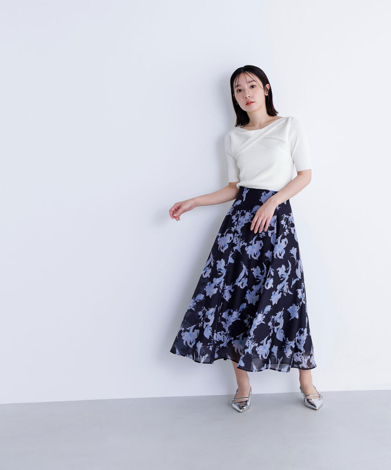 ツイストドレープニット