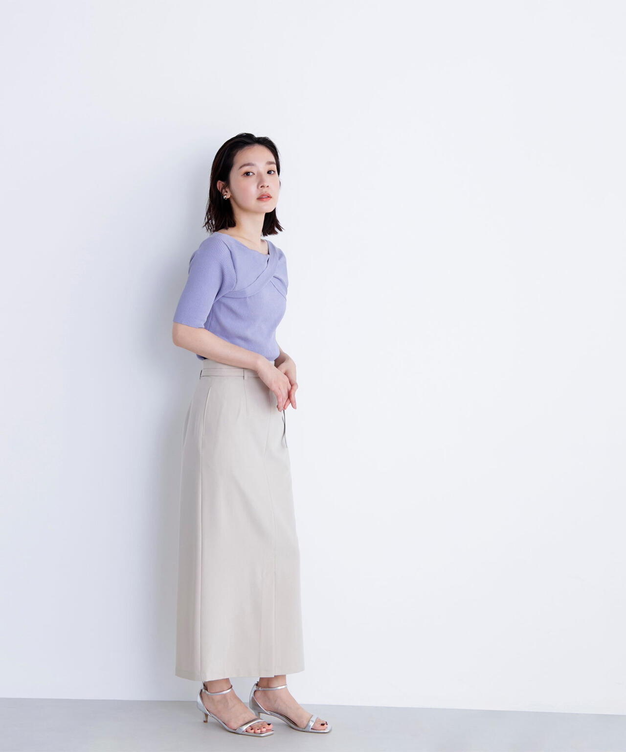 ツイストドレープニット