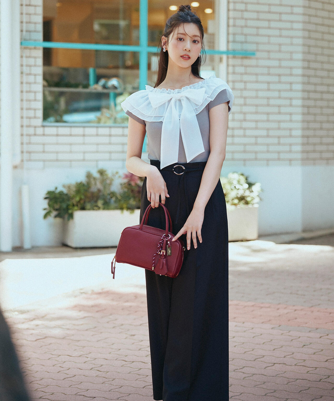 オフショルフリルリボンニット