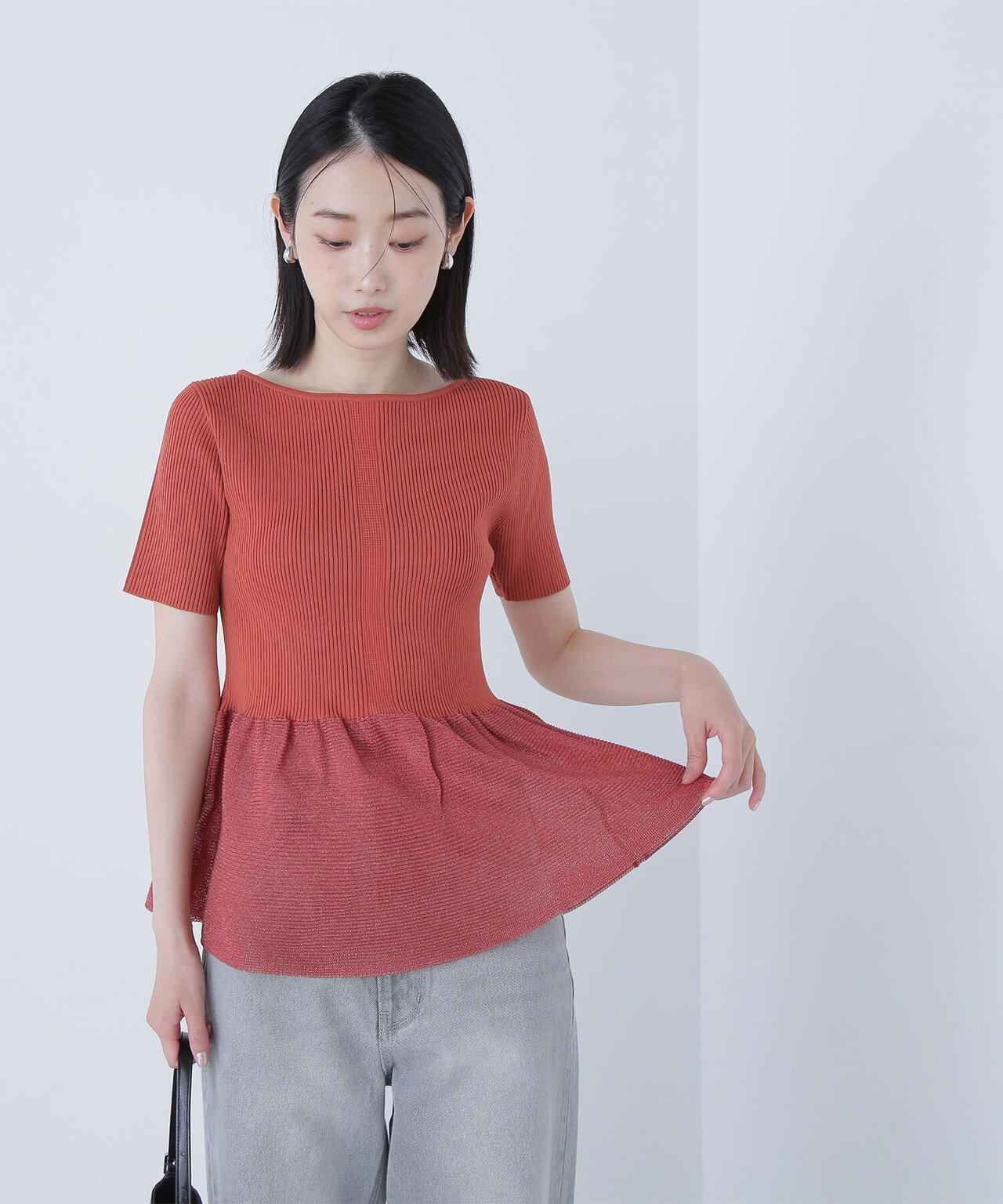 シアーペプラムフォルムニット