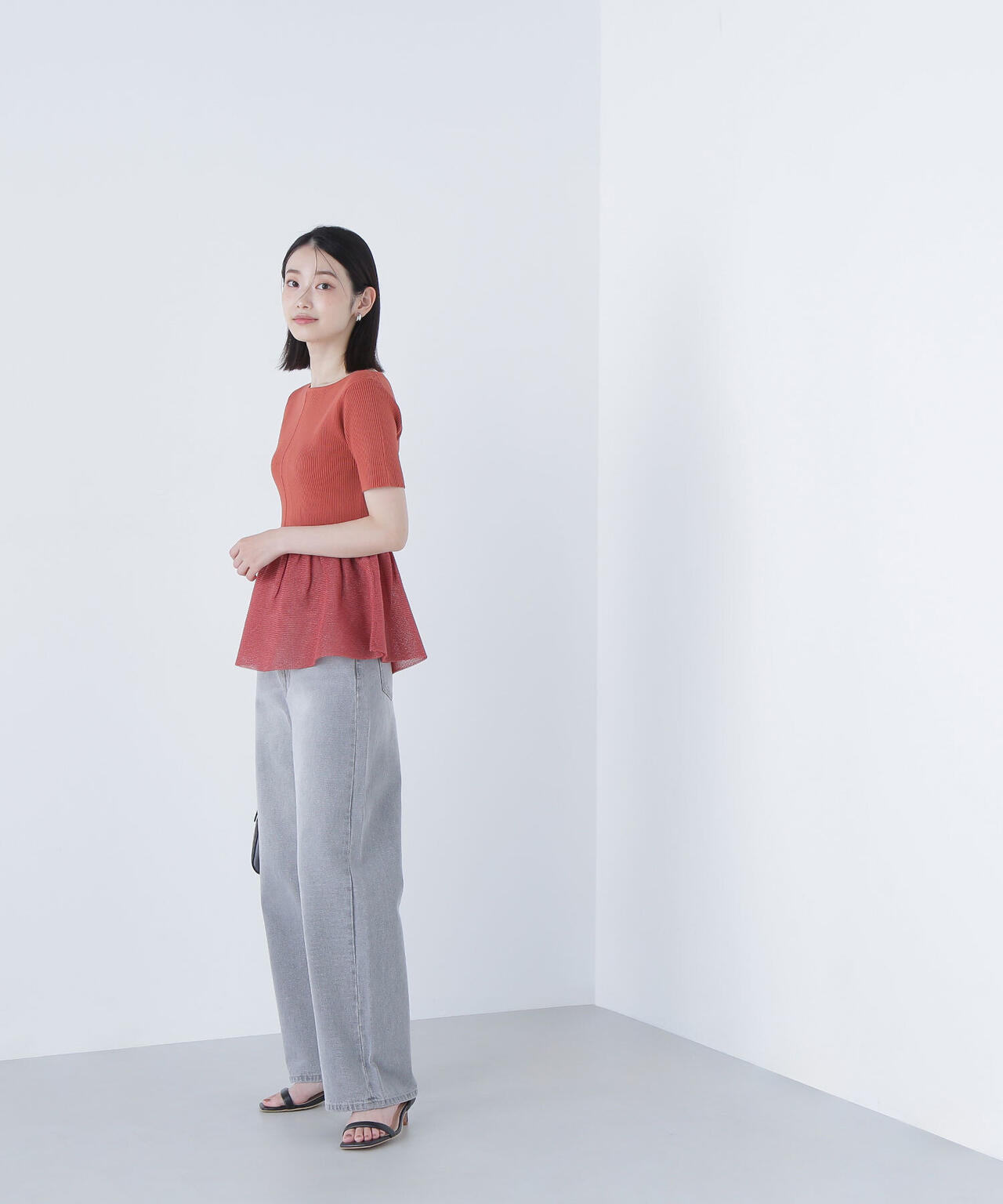 シアーペプラムフォルムニット