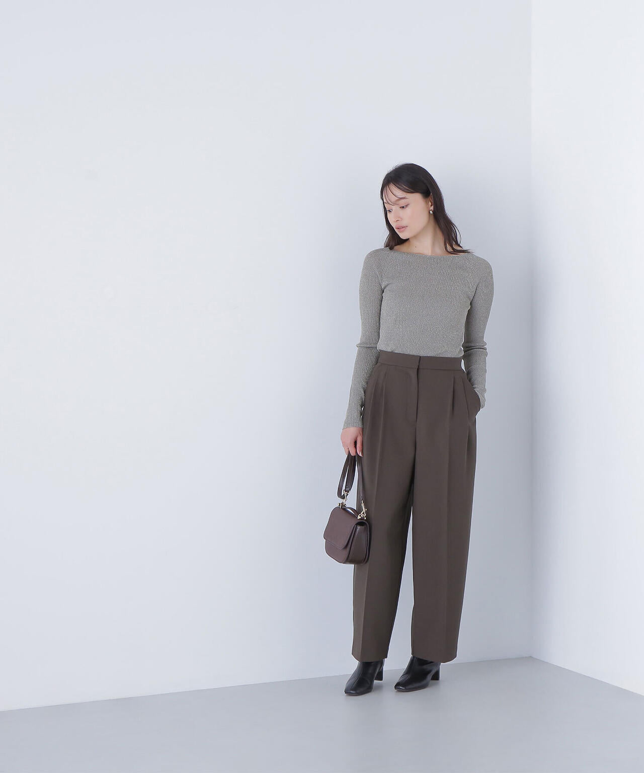 ラメリブボートネックニット