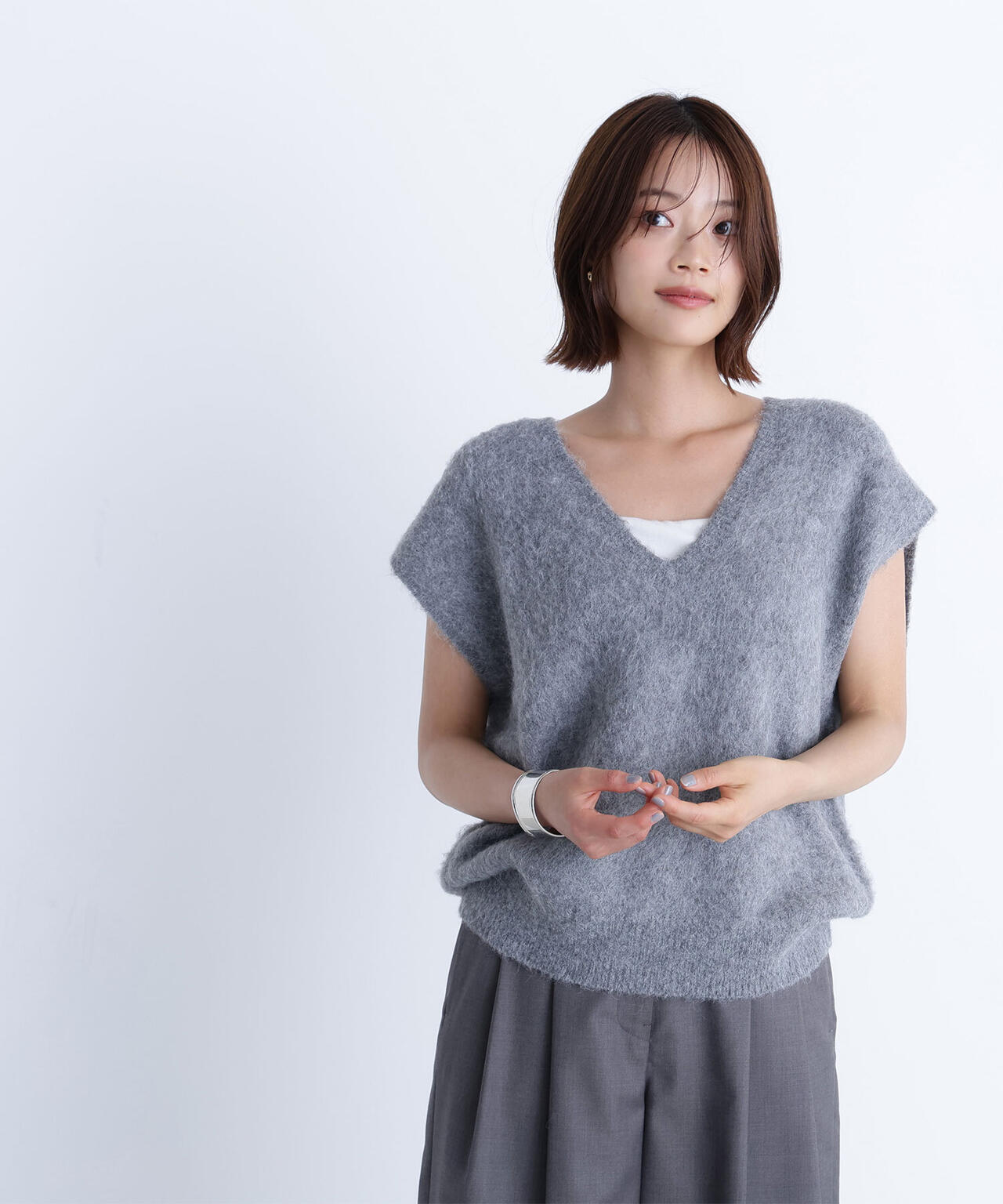 ヘアリーVネックベスト