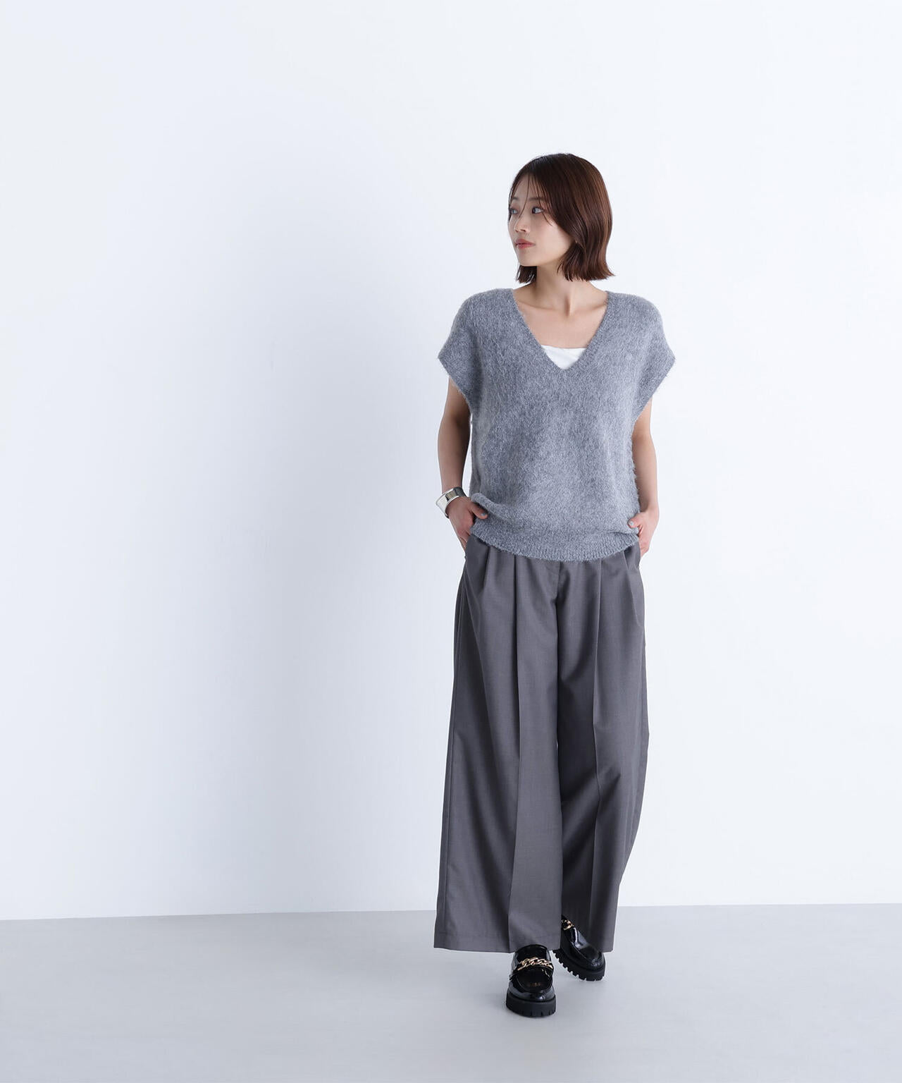 ヘアリーVネックベスト