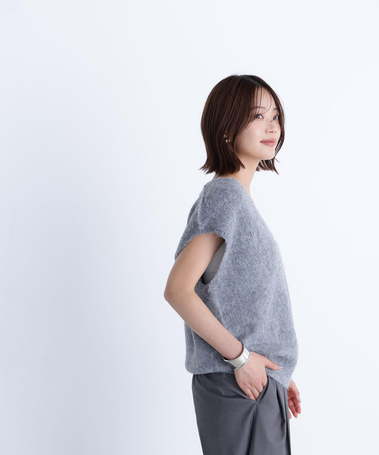 ヘアリーVネックベスト