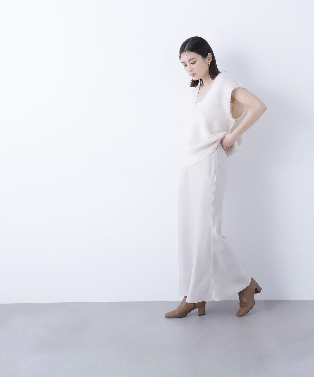 ヘアリーVネックベスト