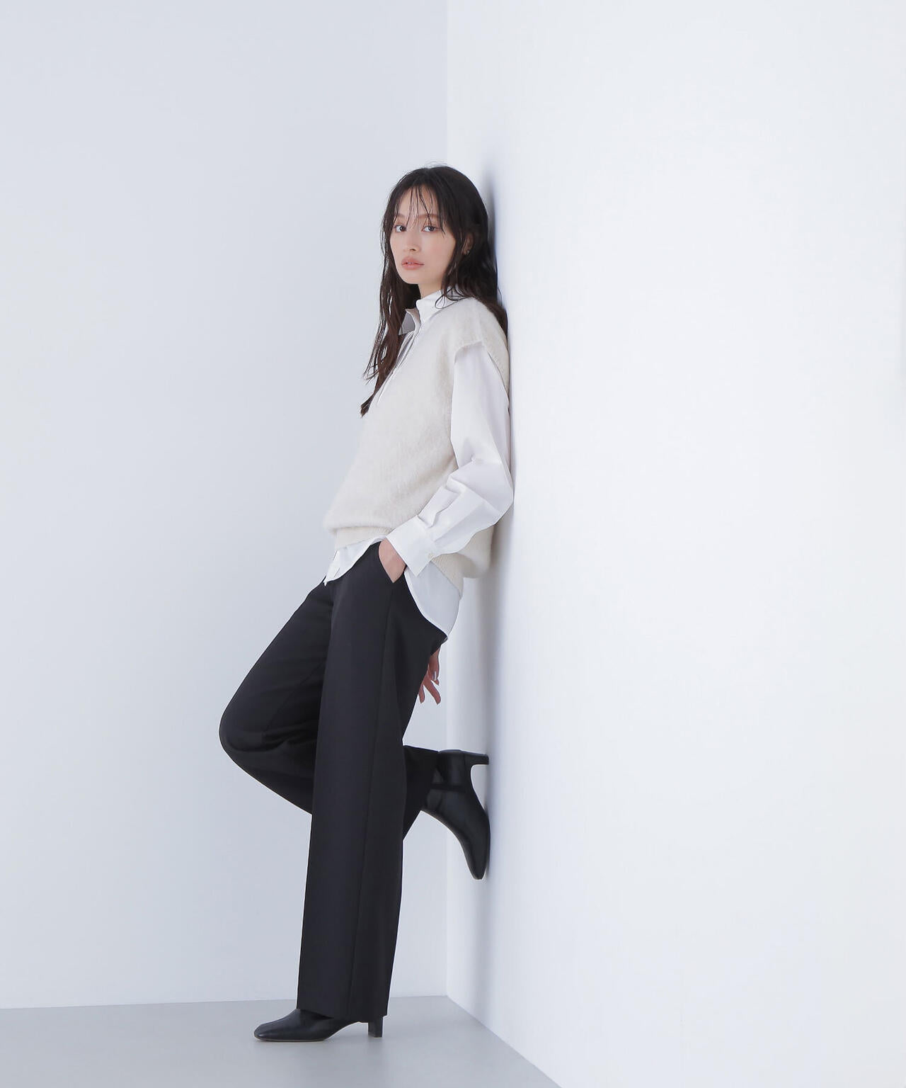 ヘアリーVネックベスト