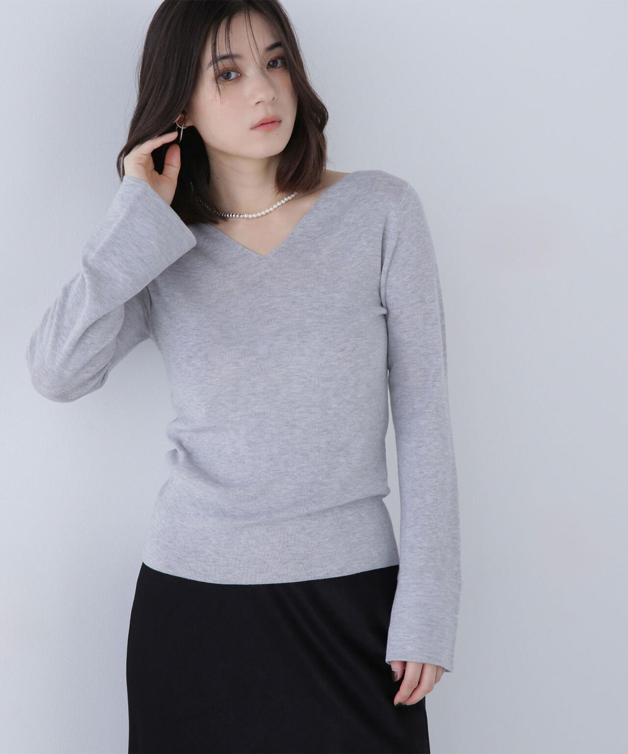 ニュアンスネックフレアスリーブニット