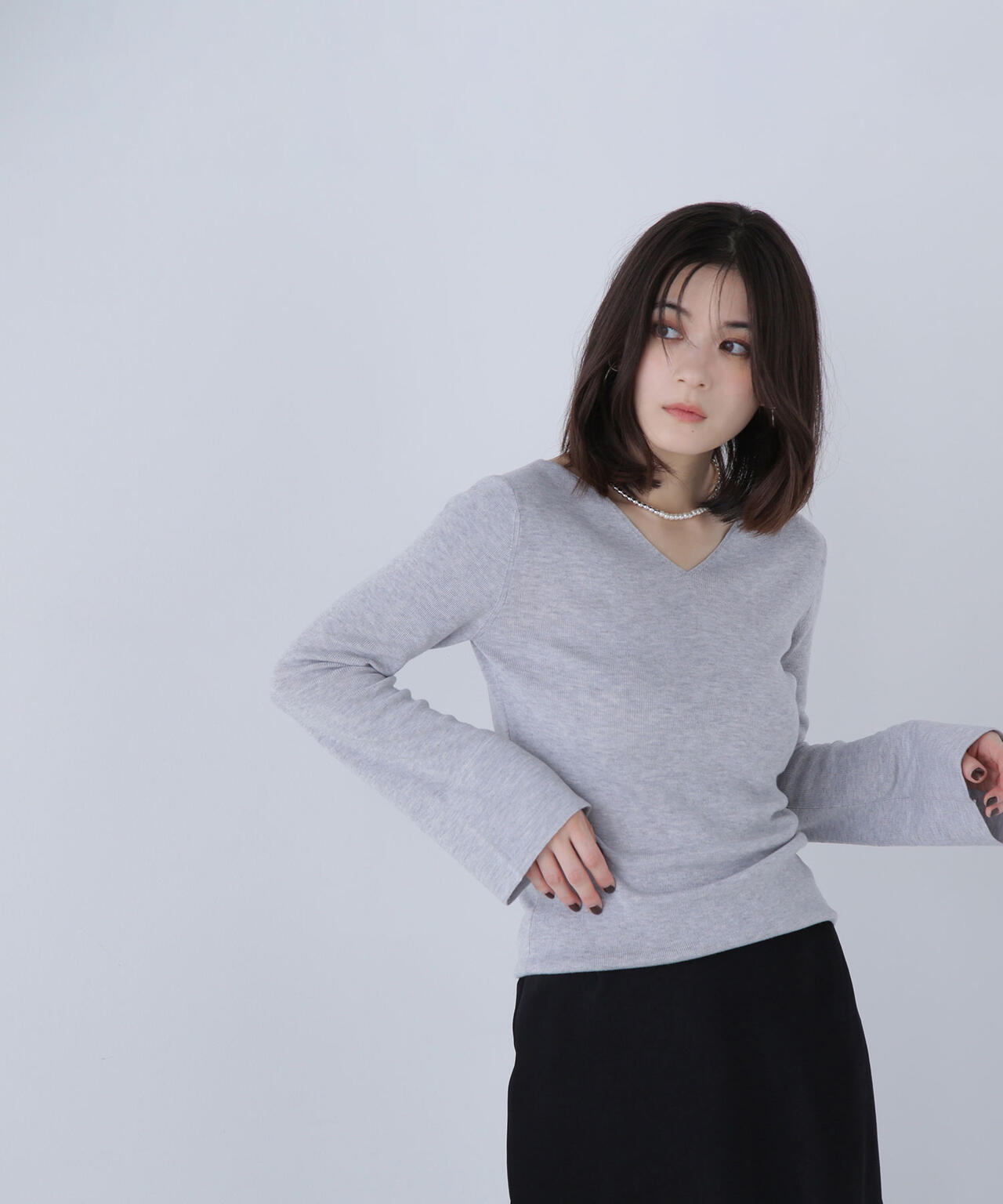 ニュアンスネックフレアスリーブニット