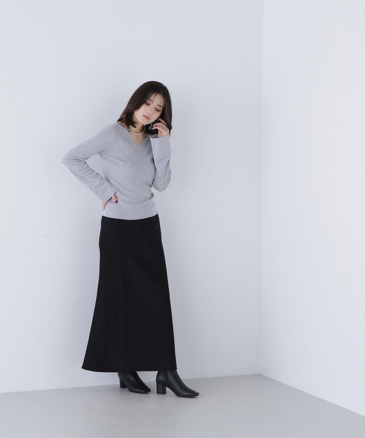 ニュアンスネックフレアスリーブニット