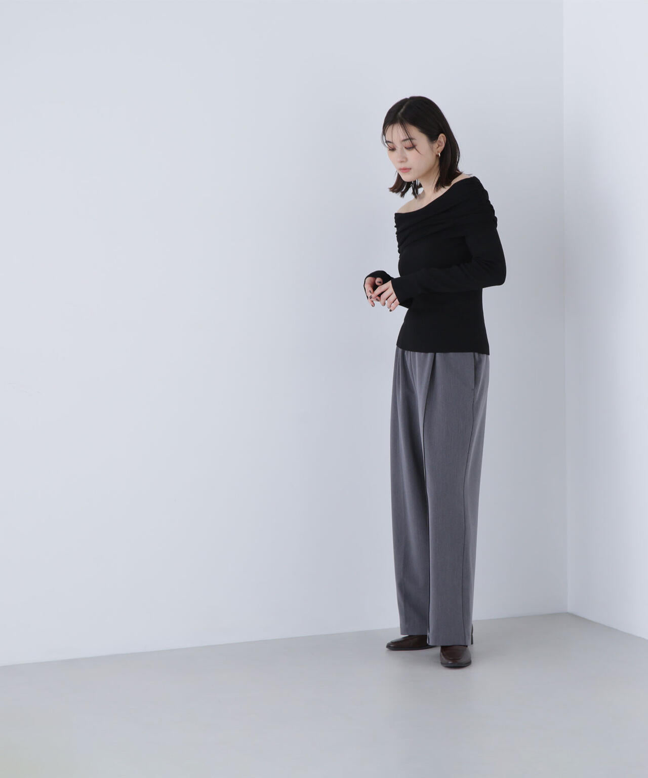 オフショルコンパクトニット