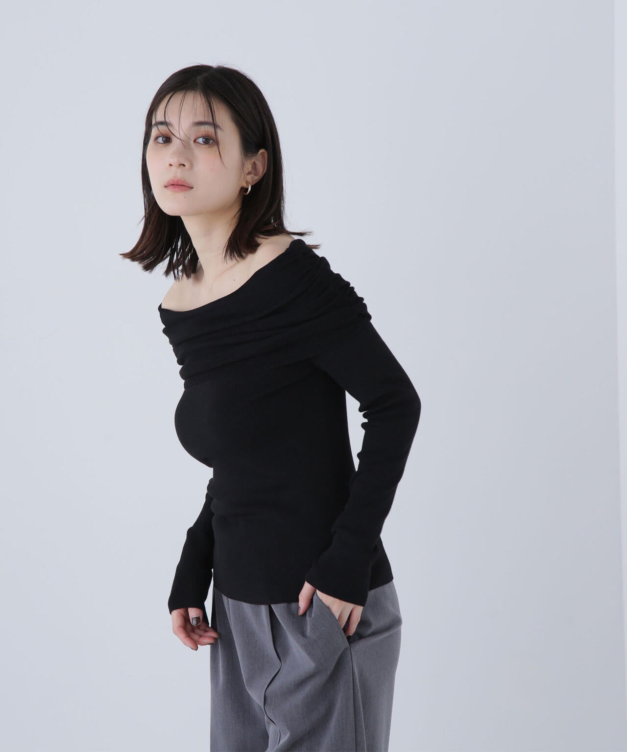 オフショルコンパクトニット