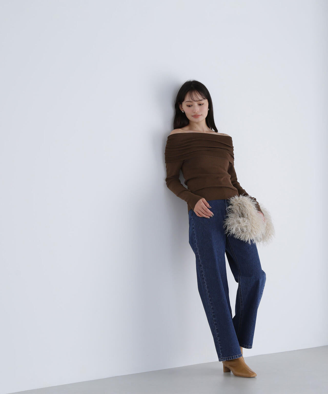 オフショルコンパクトニット