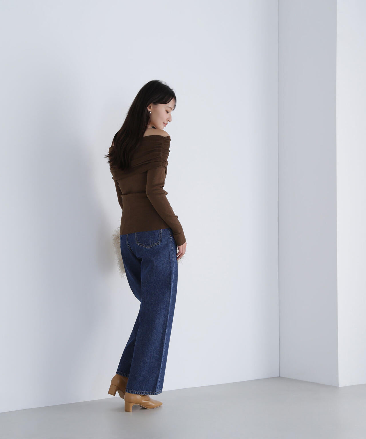 オフショルコンパクトニット