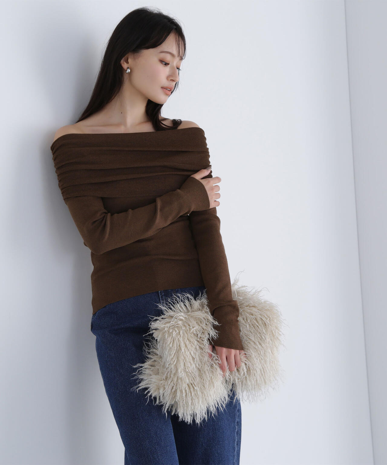 オフショルコンパクトニット