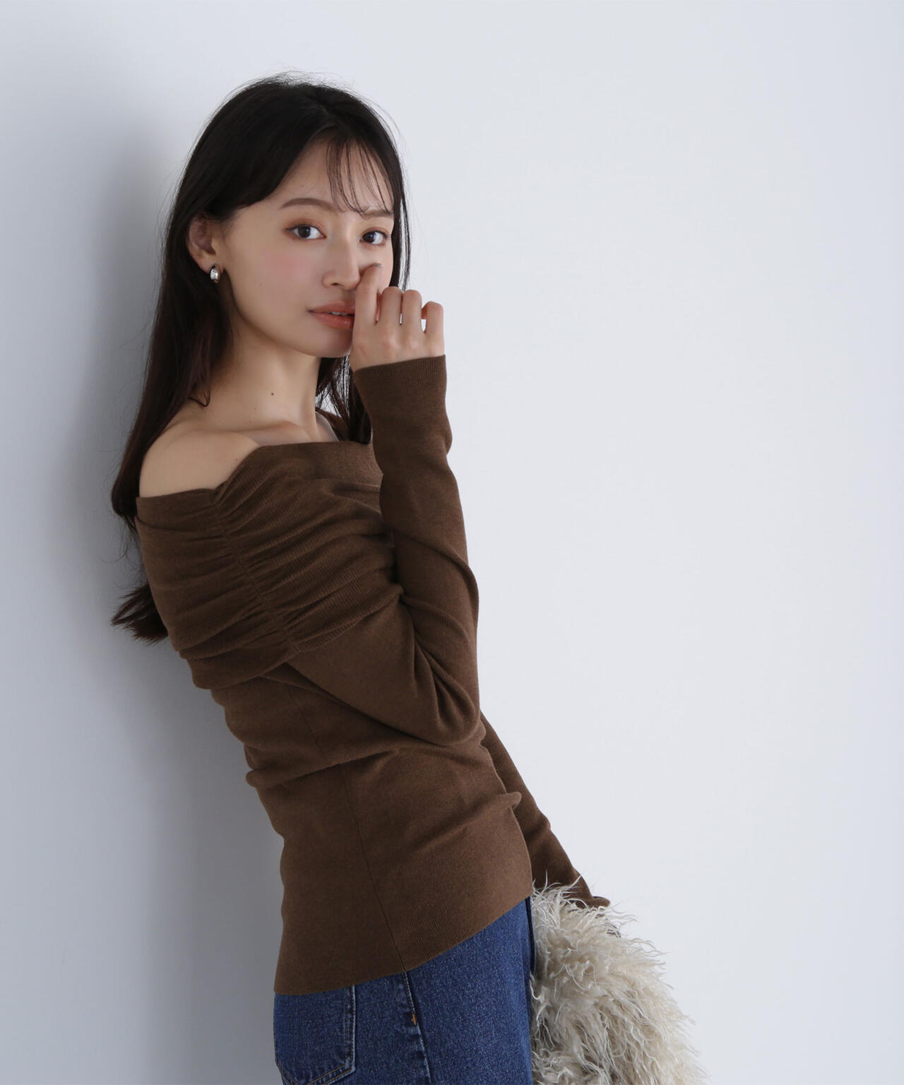 オフショルコンパクトニット