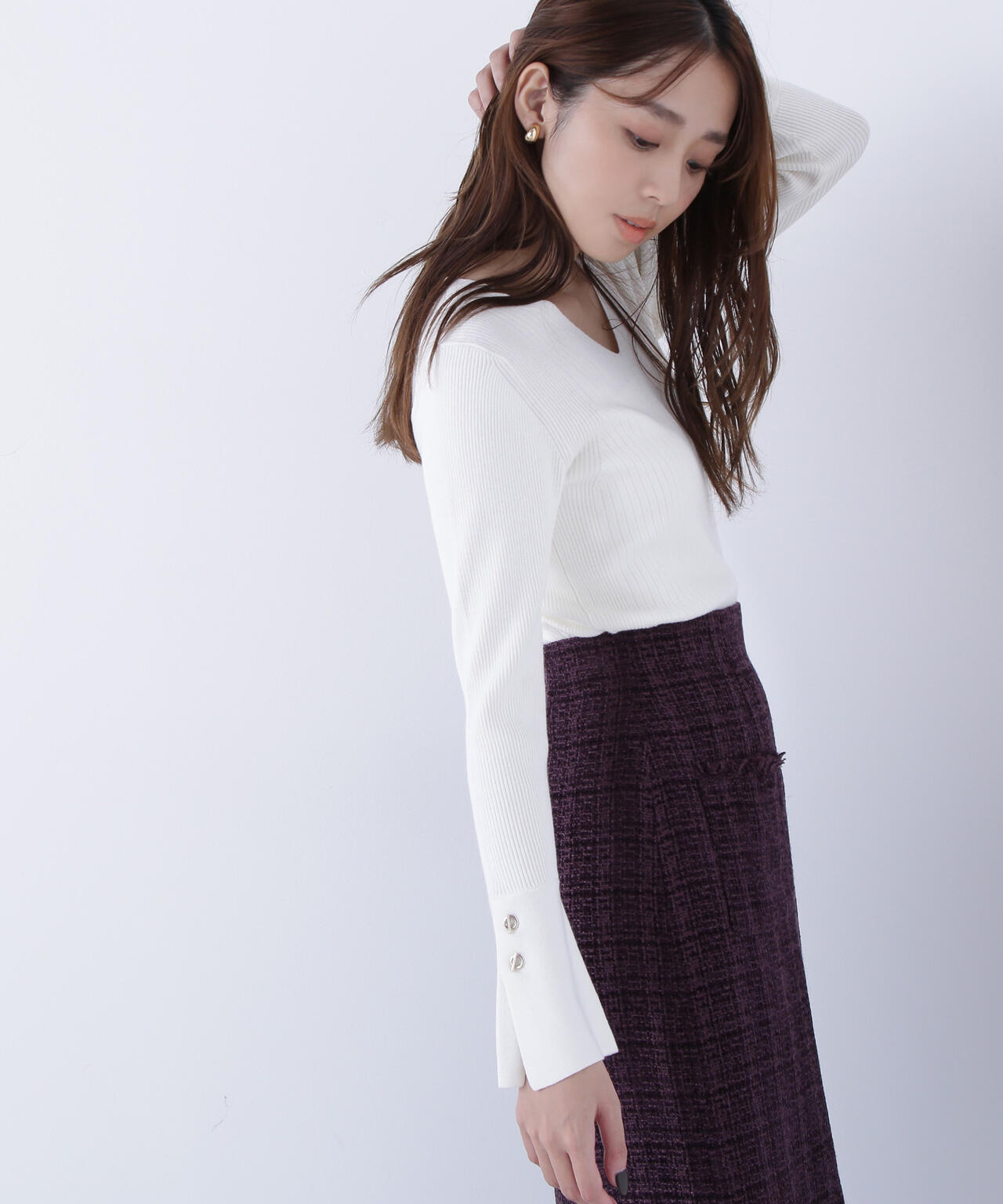 Vネックハトメスリーブリブニット