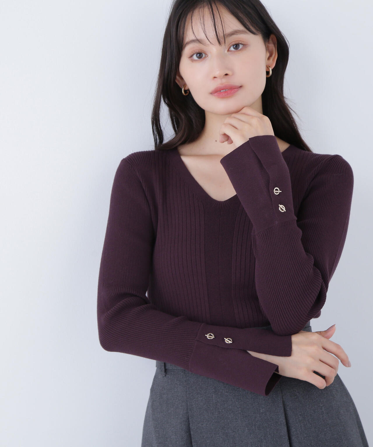 Vネックハトメスリーブリブニット