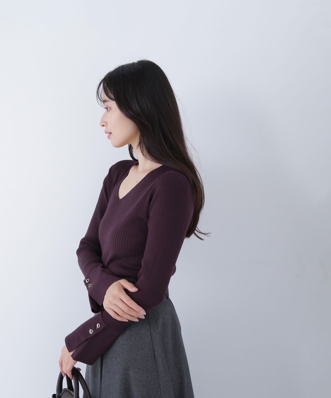 Vネックハトメスリーブリブニット