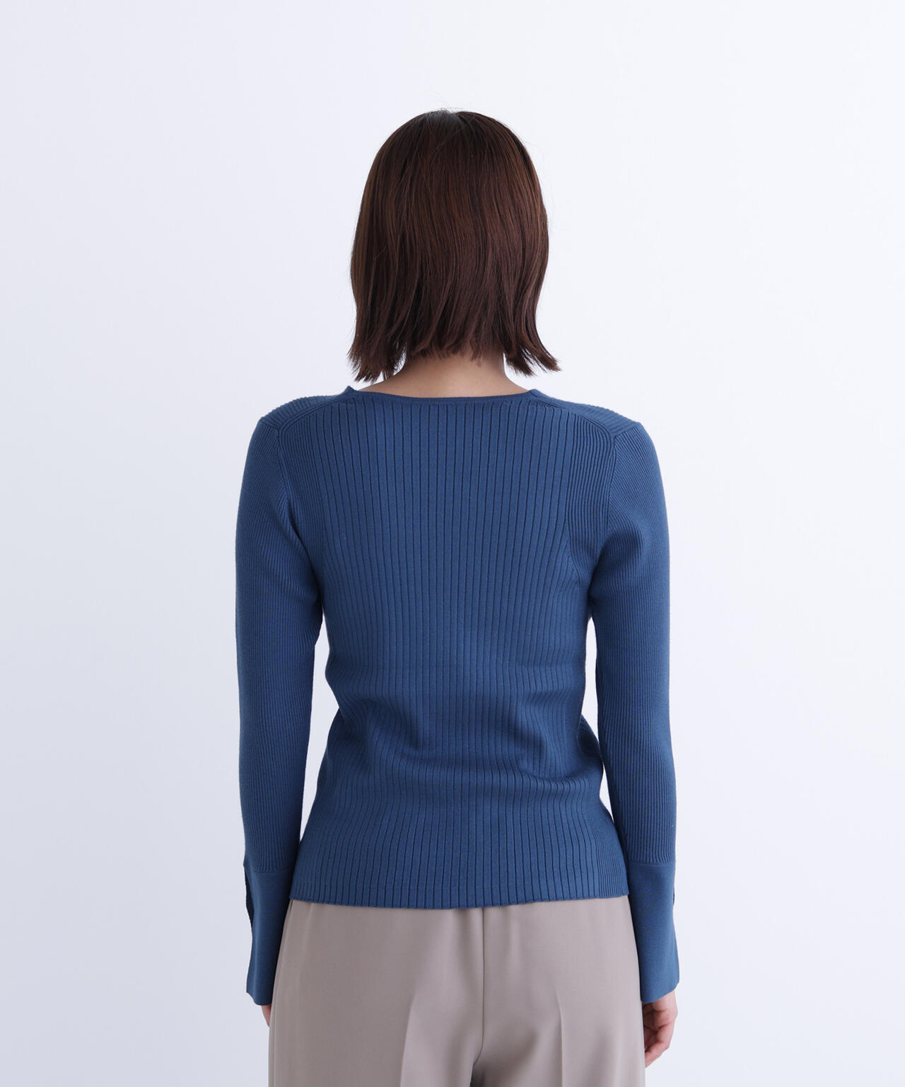 Vネックハトメスリーブリブニット