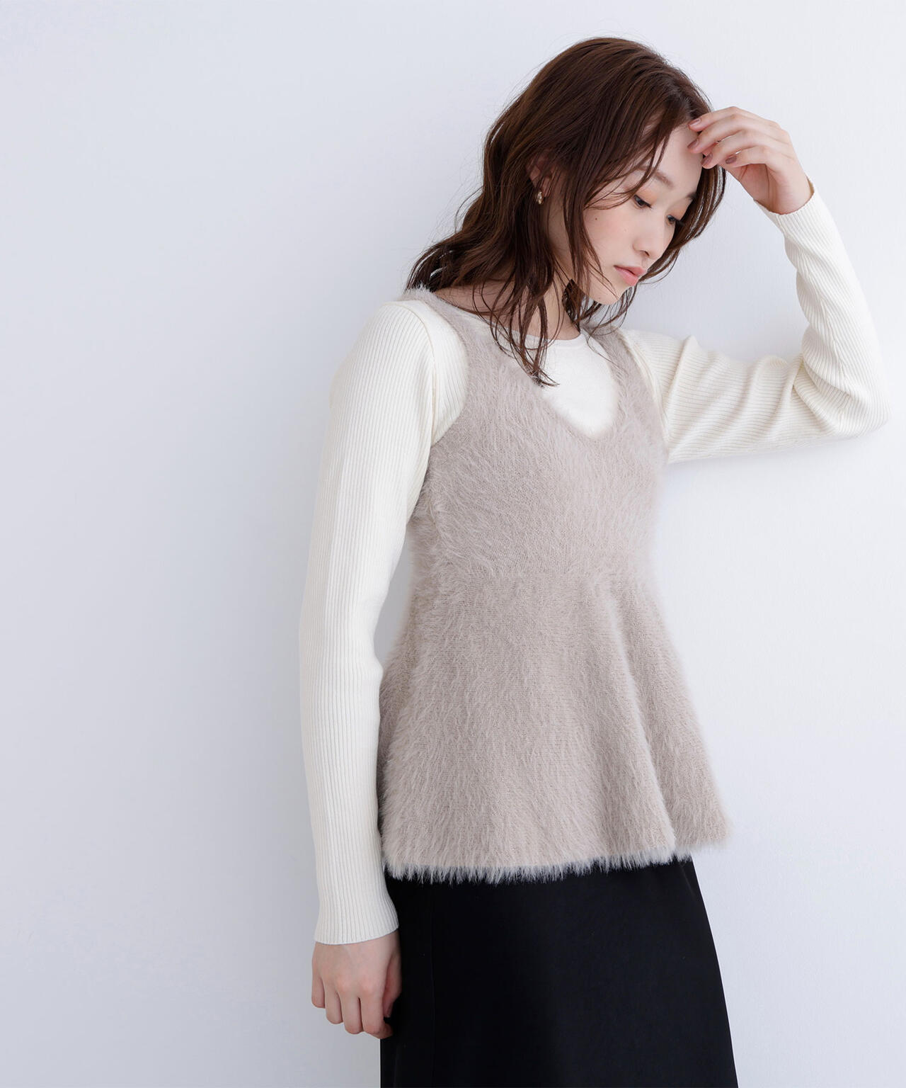 【タカシマヤゲートタワーモール・mix.tokyo 限定カラー:ブラウンxオフ】ヘアリーペプラムキャミセットニット