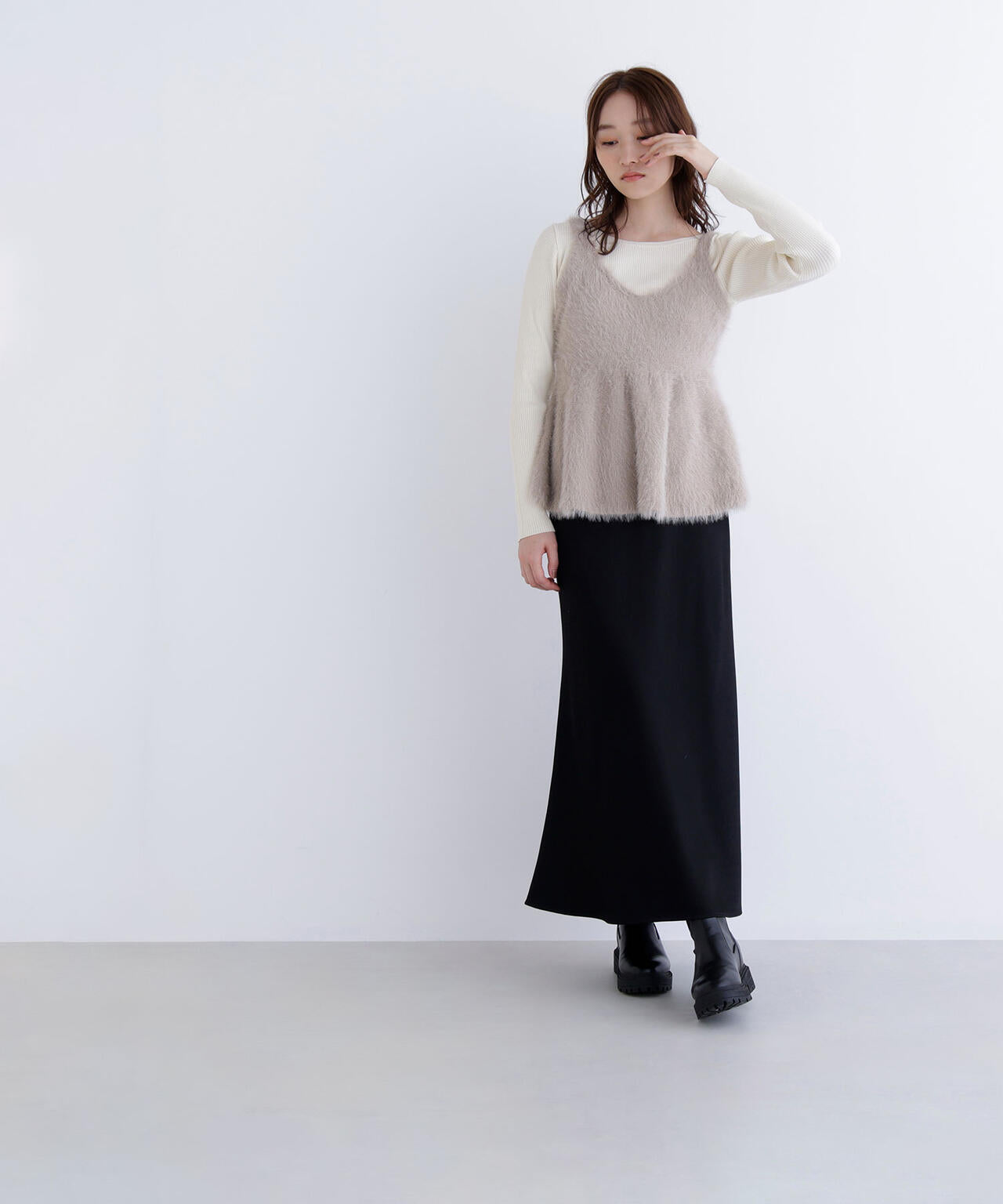 【タカシマヤゲートタワーモール・mix.tokyo 限定カラー:ブラウンxオフ】ヘアリーペプラムキャミセットニット