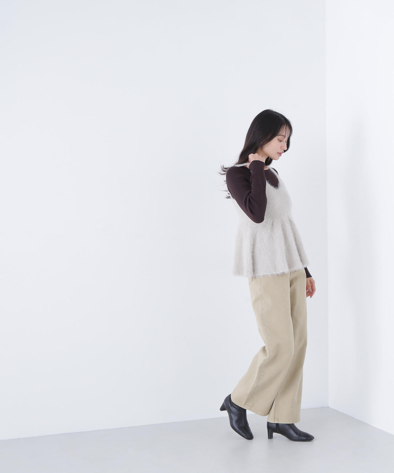 ヘアリーペプラムキャミセットニット