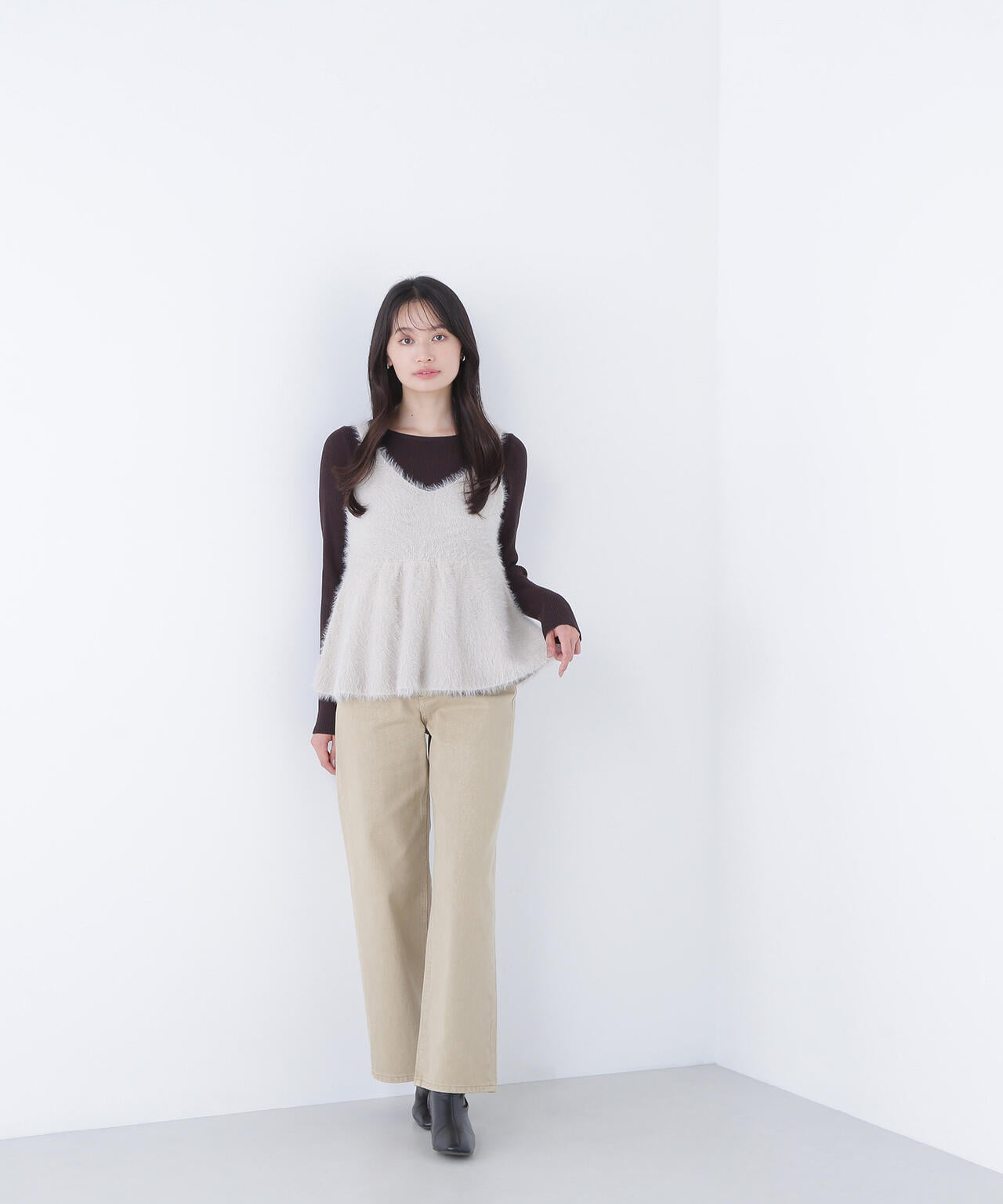 【タカシマヤゲートタワーモール・mix.tokyo 限定カラー:ブラウンxオフ】ヘアリーペプラムキャミセットニット