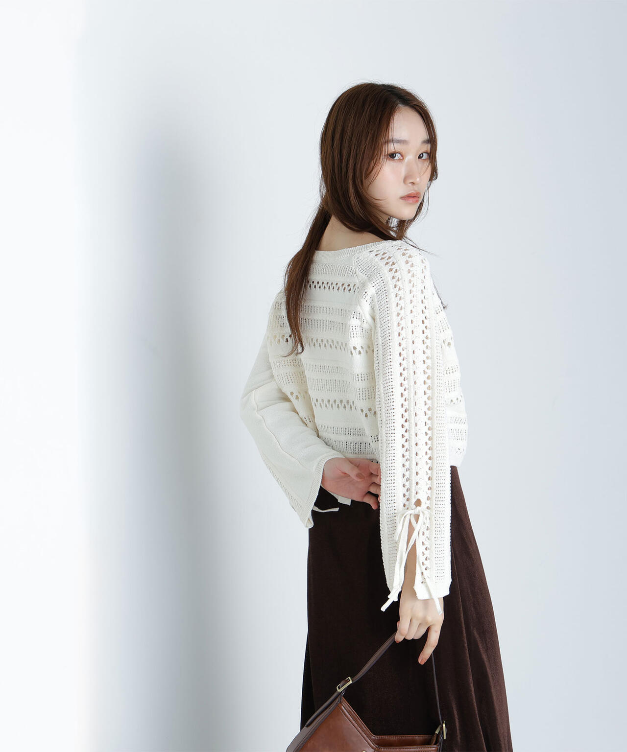 透かし編みリボンスリーブニット