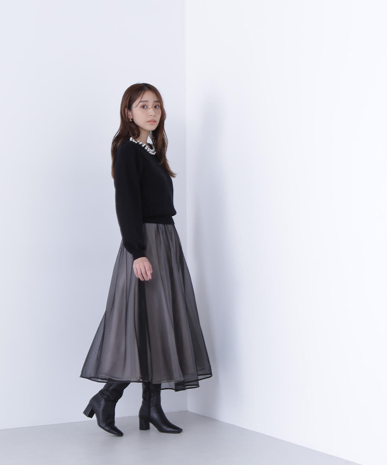 パールネックニット