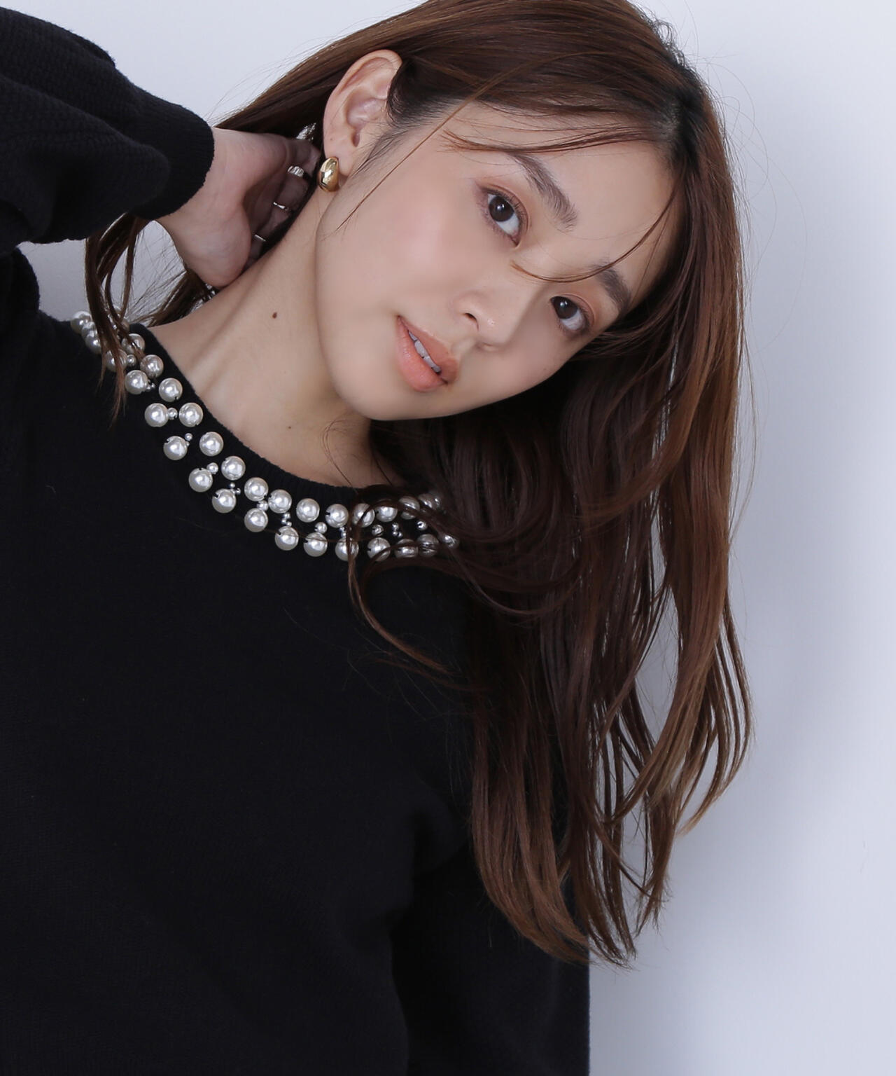 パールネックニット