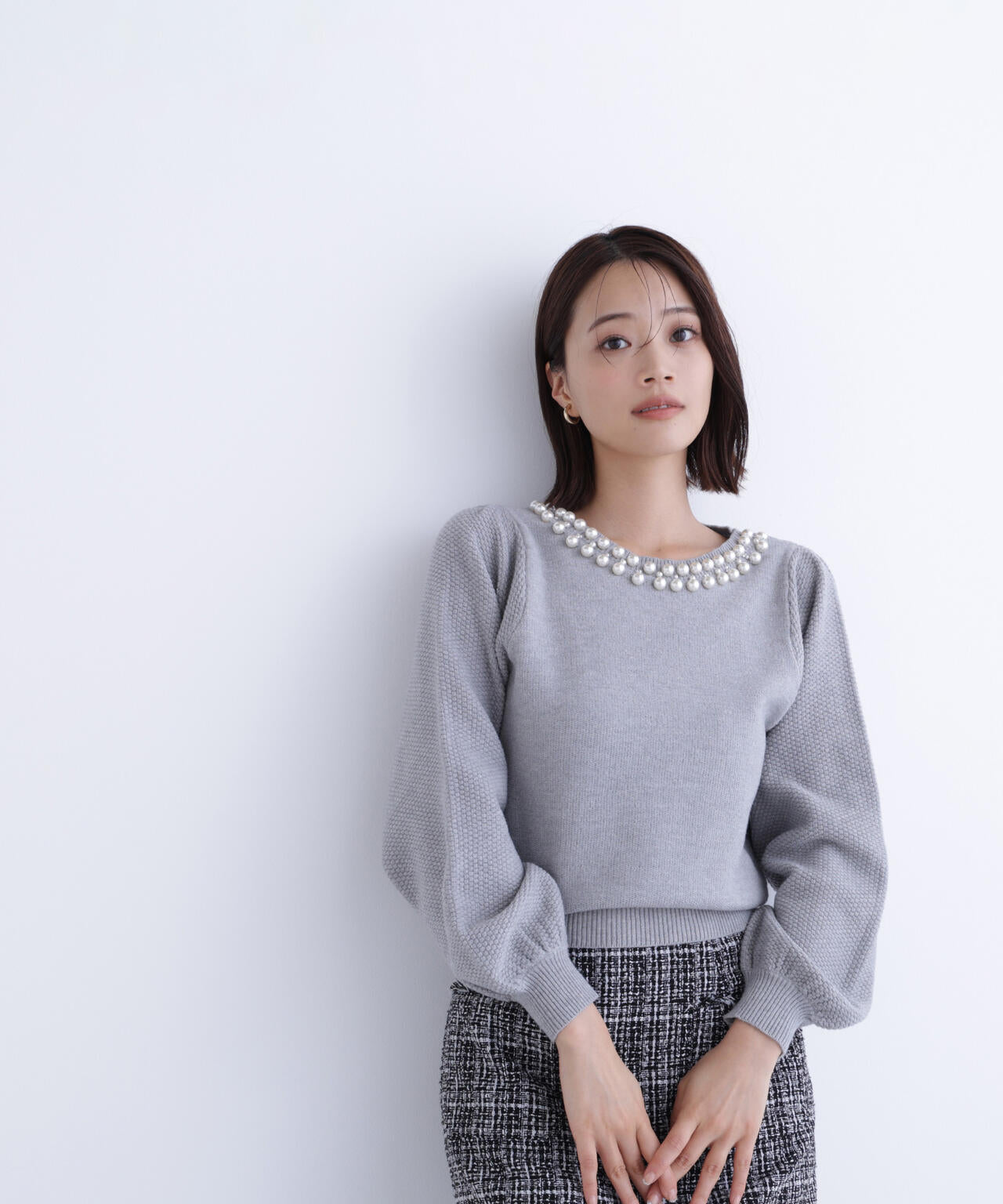 パールネックニット