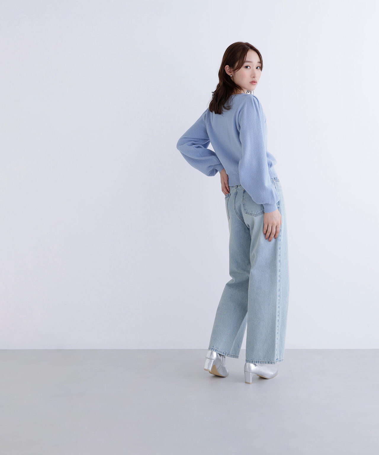 パールネックニット