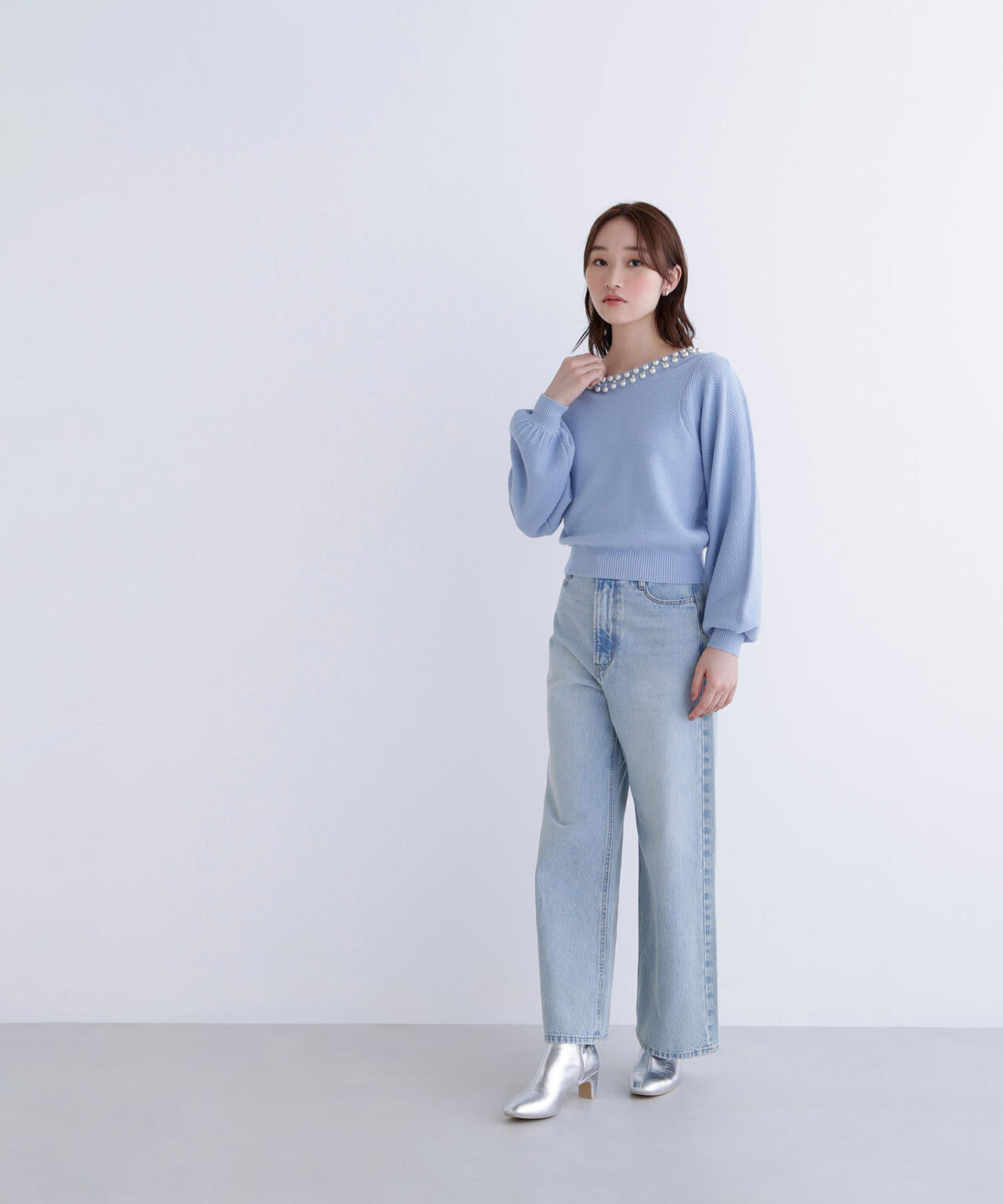 パールネックニット