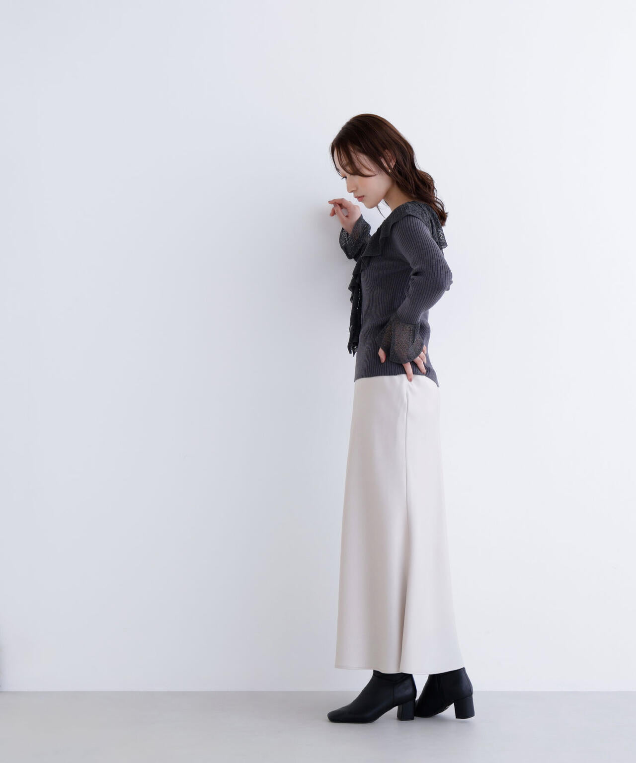 レーストリムリブニット