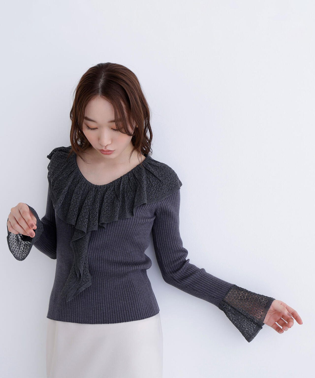 レーストリムリブニット