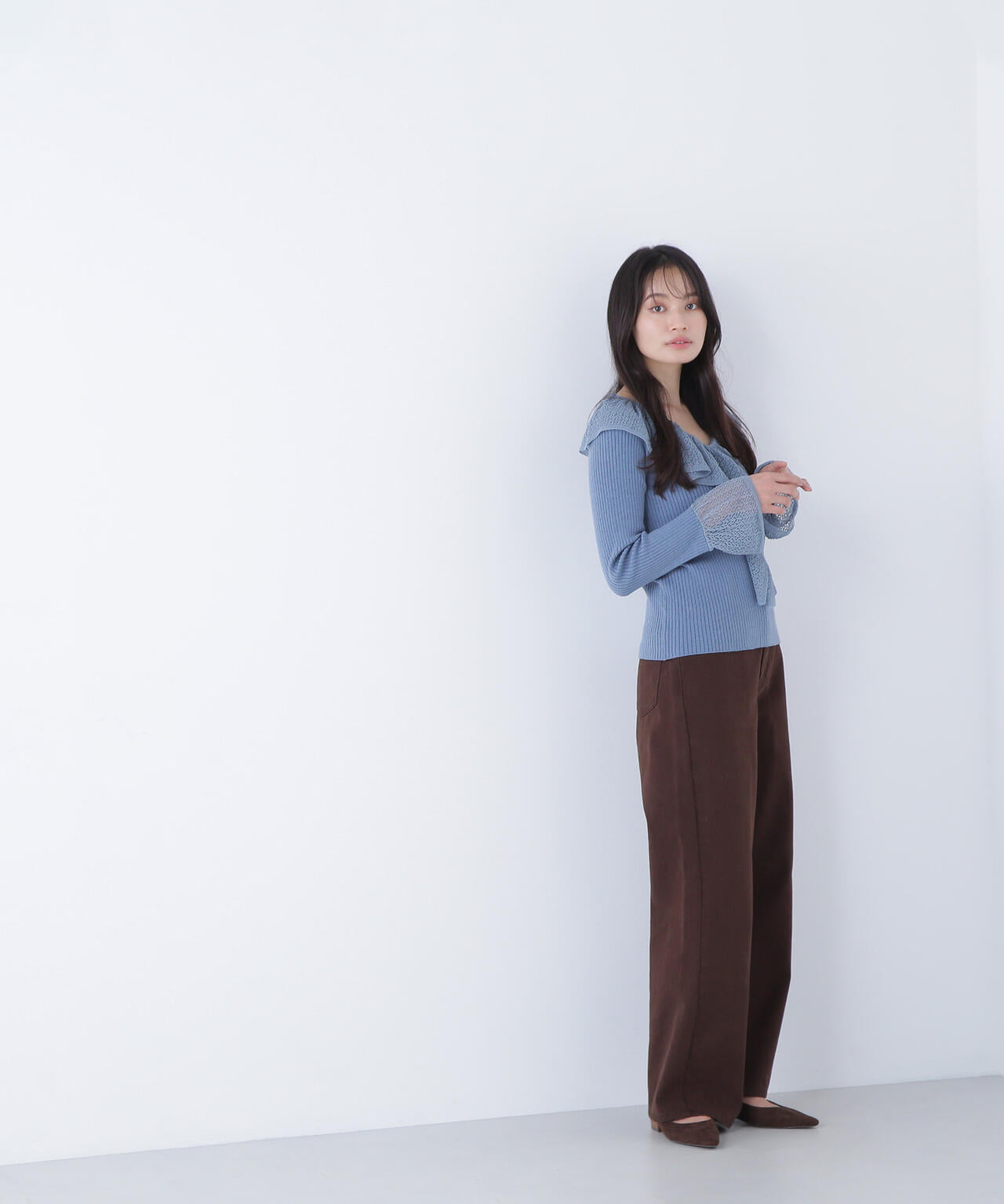 レーストリムリブニット