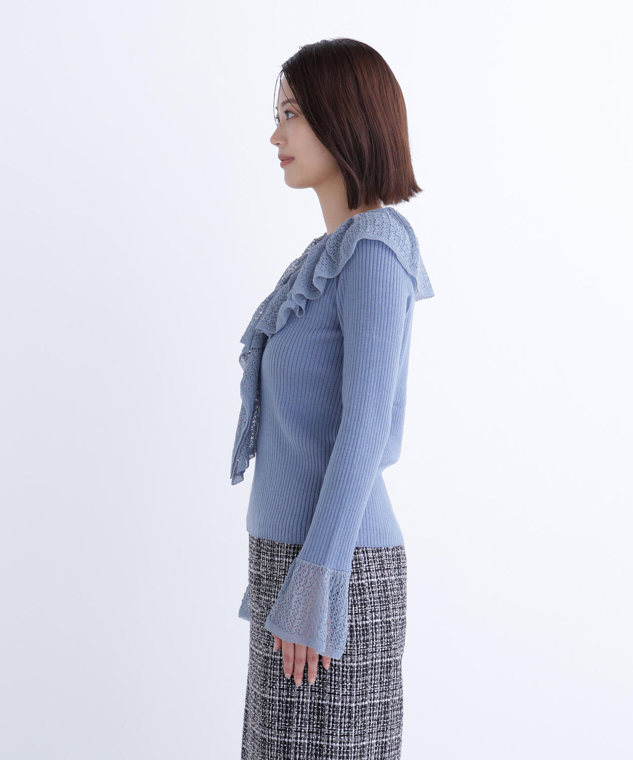 レーストリムリブニット