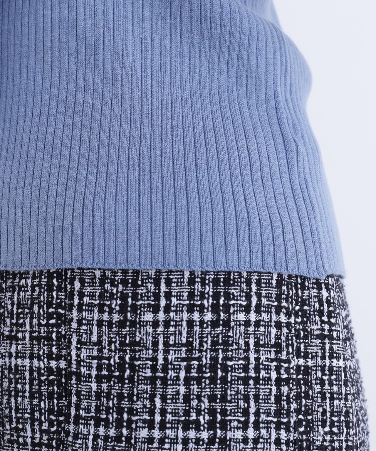 レーストリムリブニット