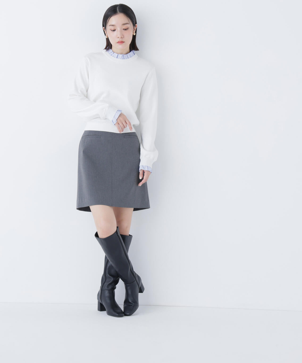 ストライプフリルネックニット