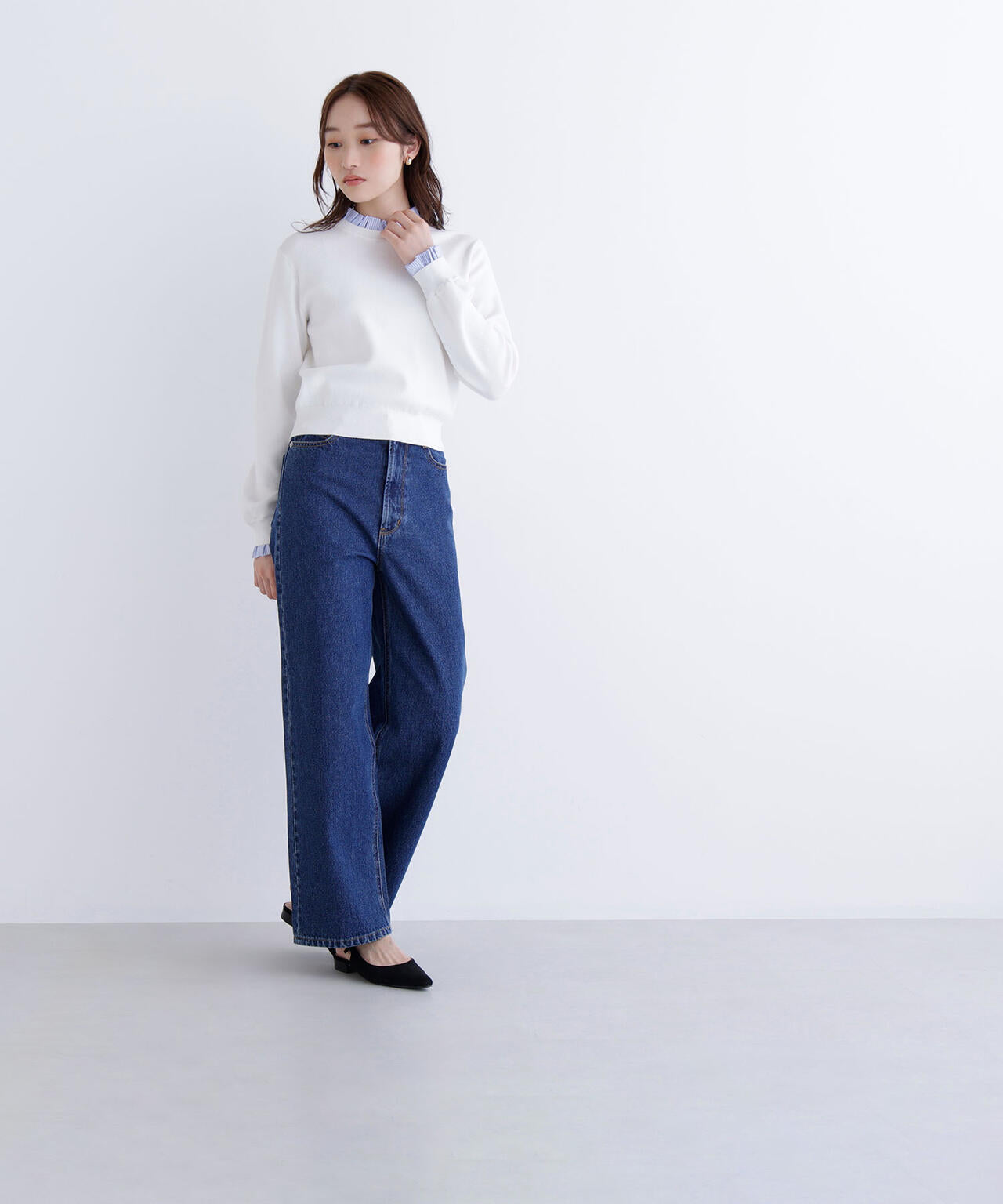 ストライプフリルネックニット