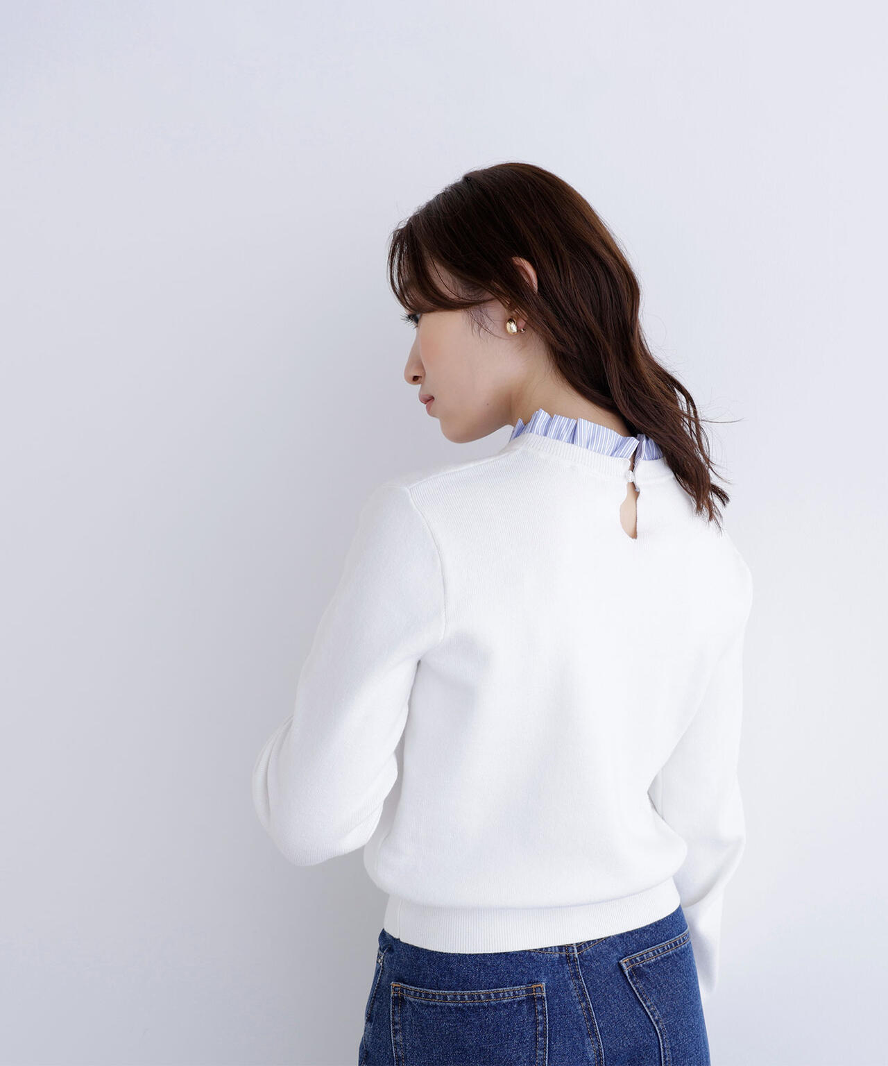 ストライプフリルネックニット