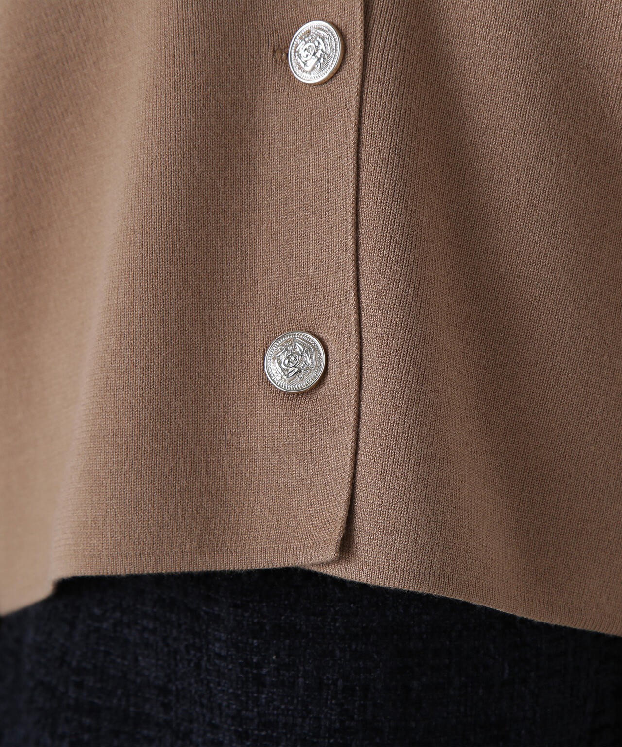 襟付きメタルボタンニットジャケット