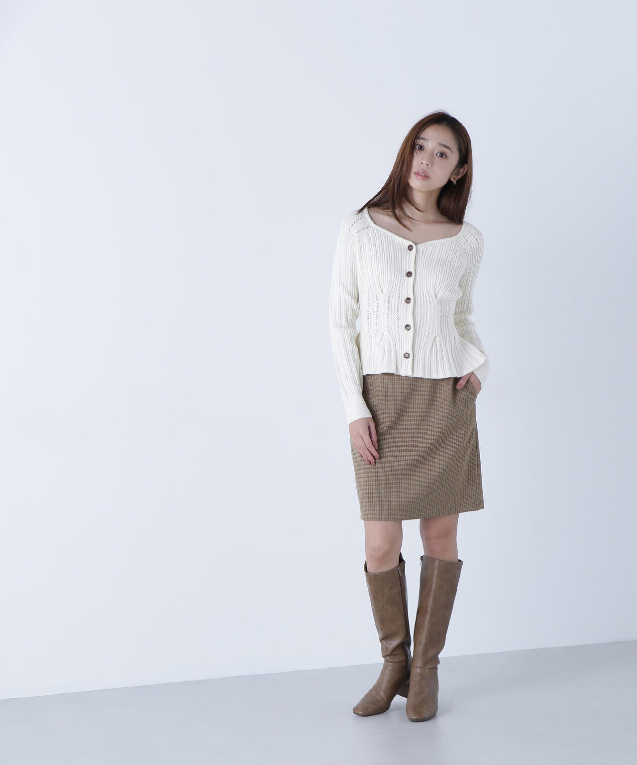 柄編みペプラムニットカーディガン