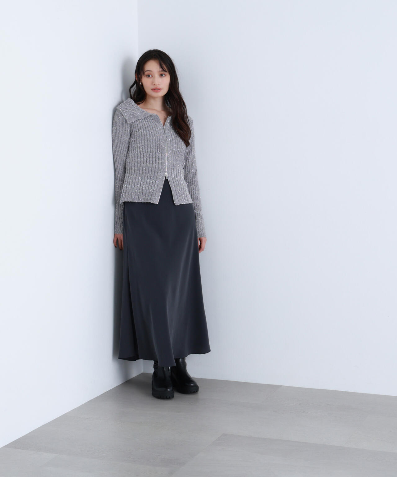 ラメシャギージップニット