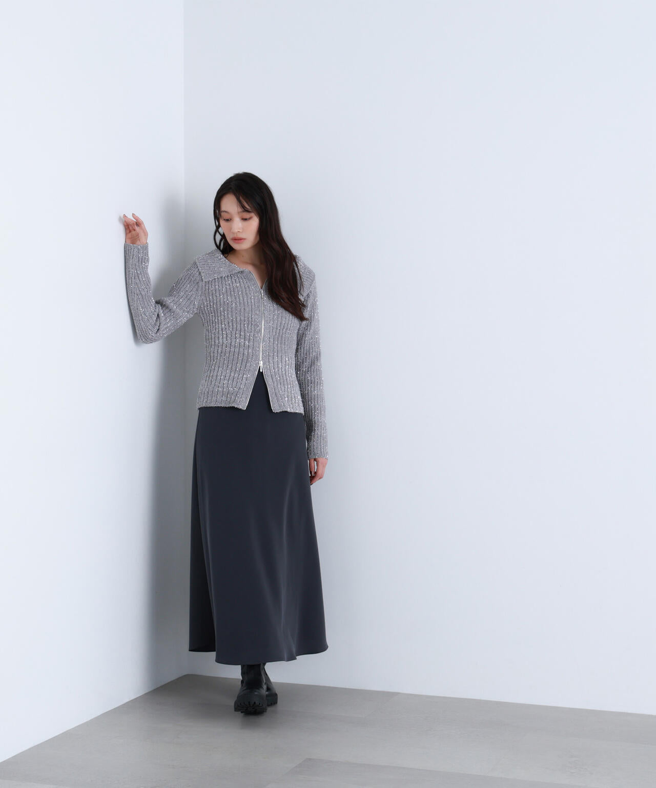 ラメシャギージップニット