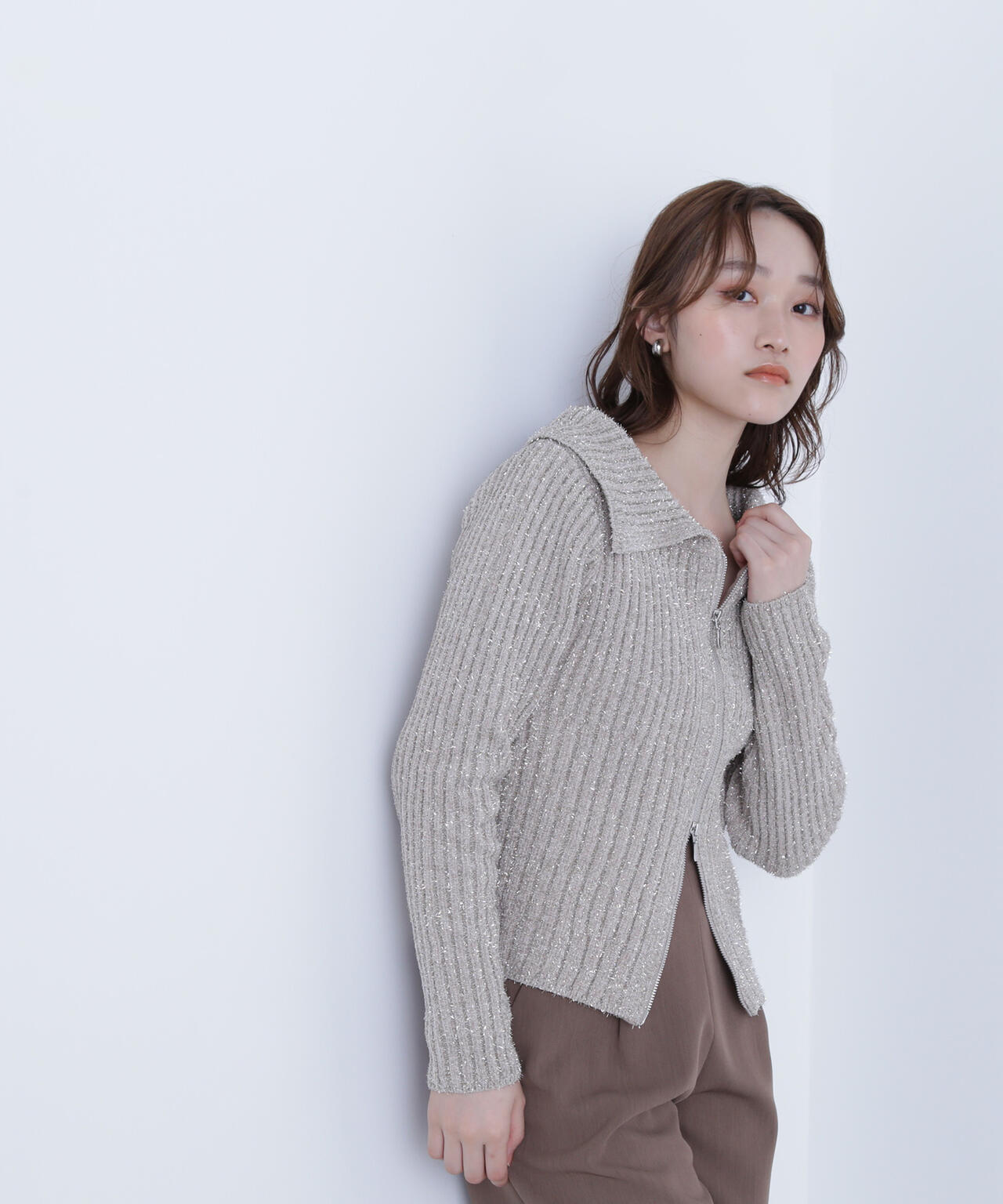 ラメシャギージップニット