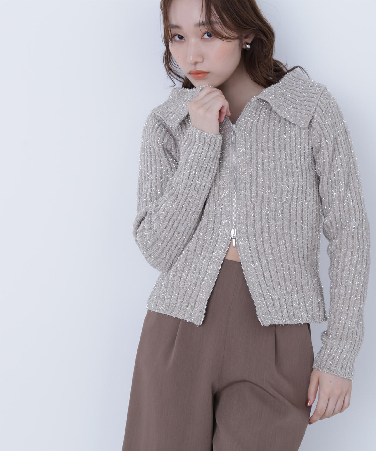 ラメシャギージップニット